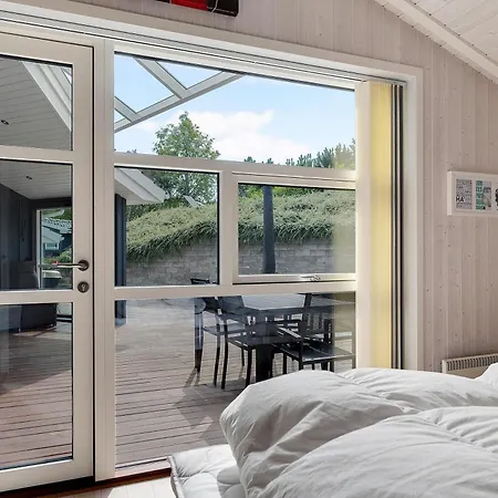 Awesome In Knebel With 2 Bedrooms And Internet Feriehus *