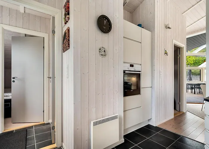 Awesome In Knebel With 2 Bedrooms And Internet Feriehus *